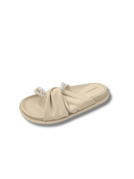 Whitehaven Slides Cream