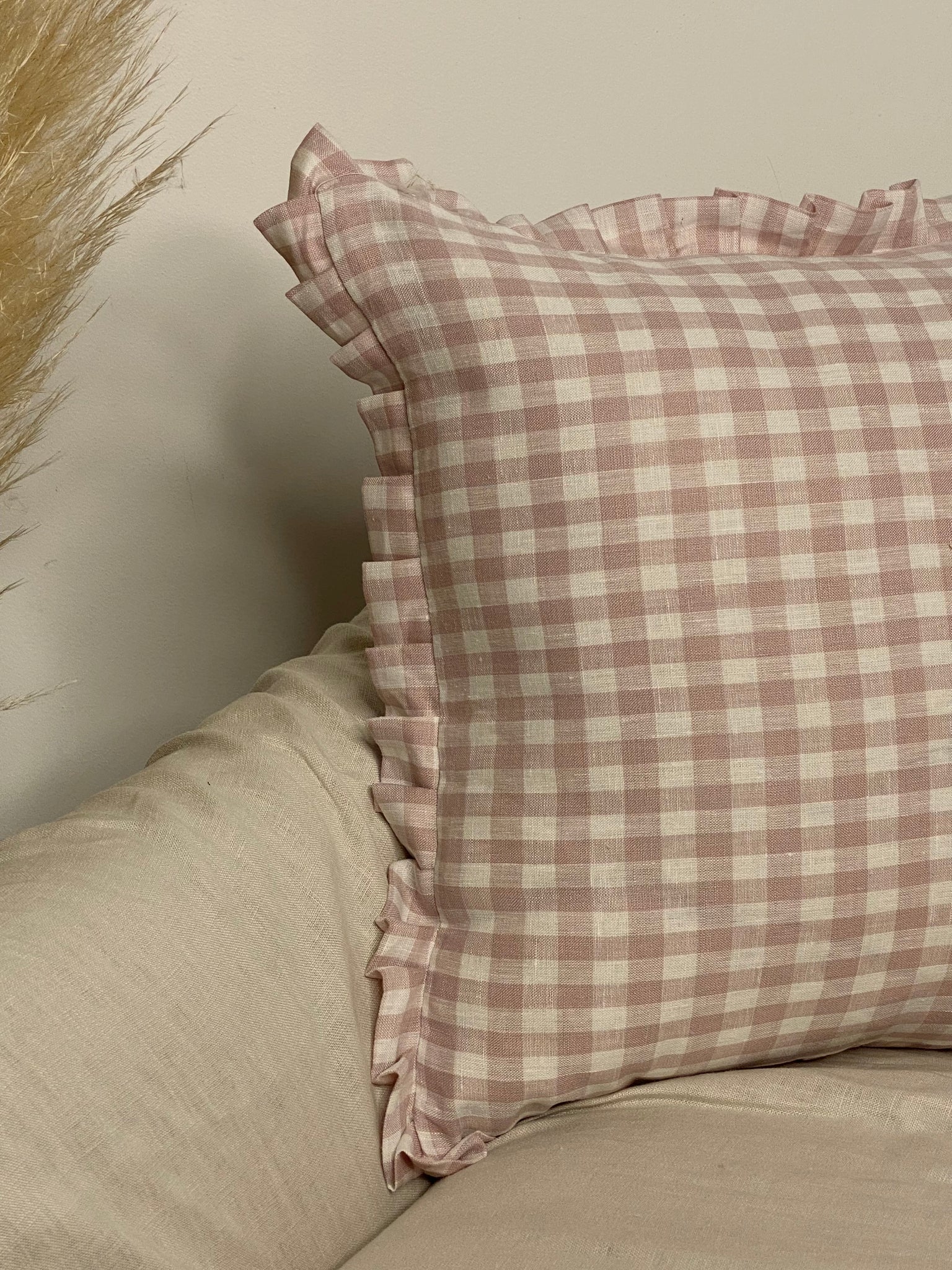 Gingham linen frilled cushion  pink